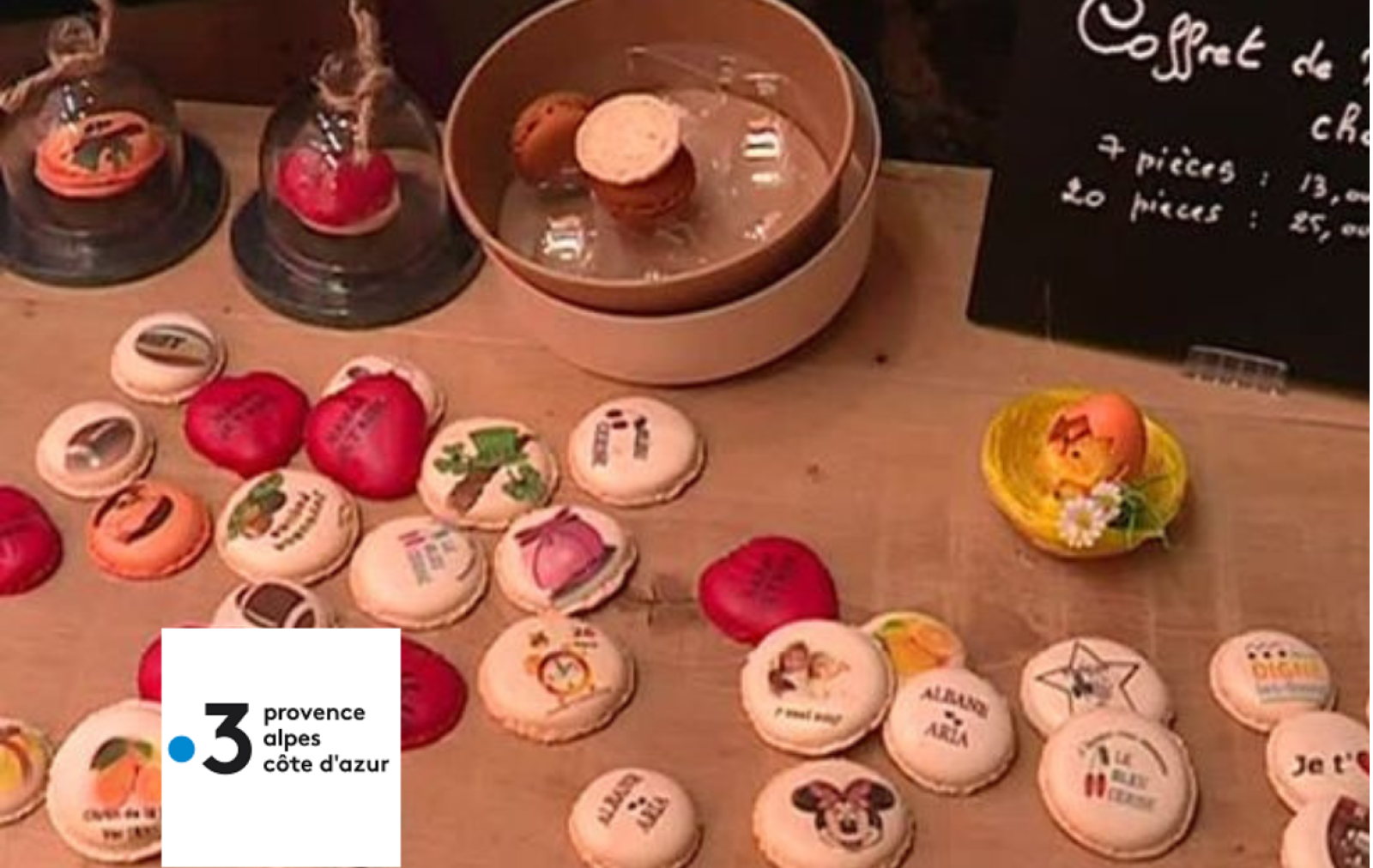 A DIGNE-LES-BAINS, ON PEUT FAIRE PASSER LES MESSAGES AVEC DES MACARONS